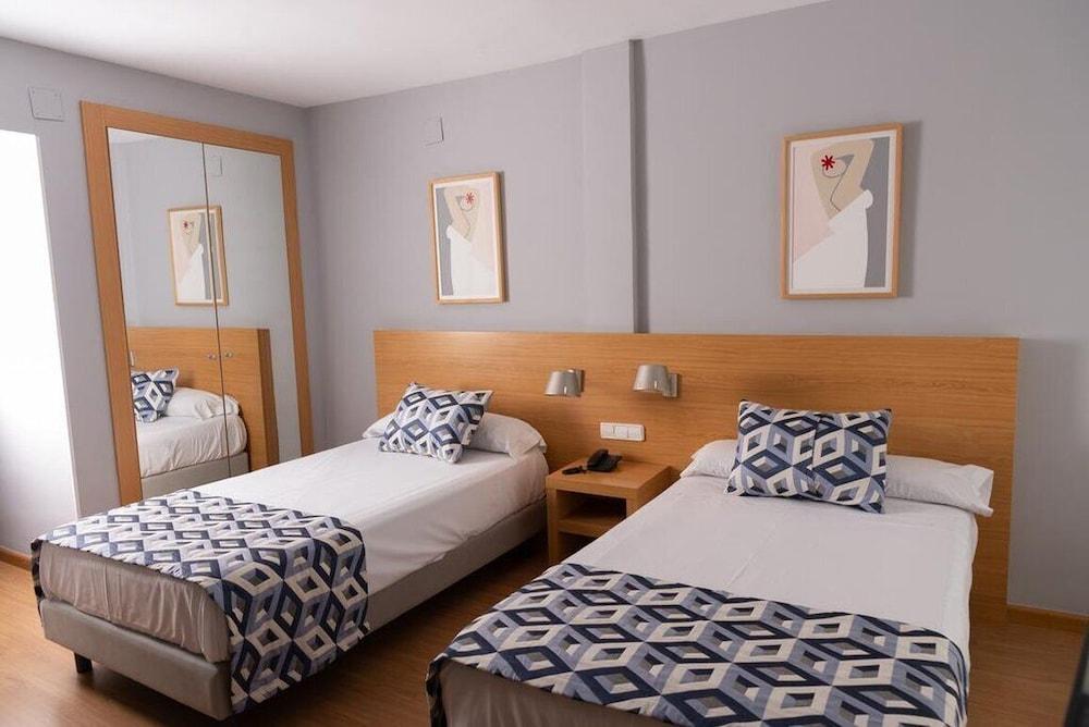 Hotel Beleret Valenza Esterno foto