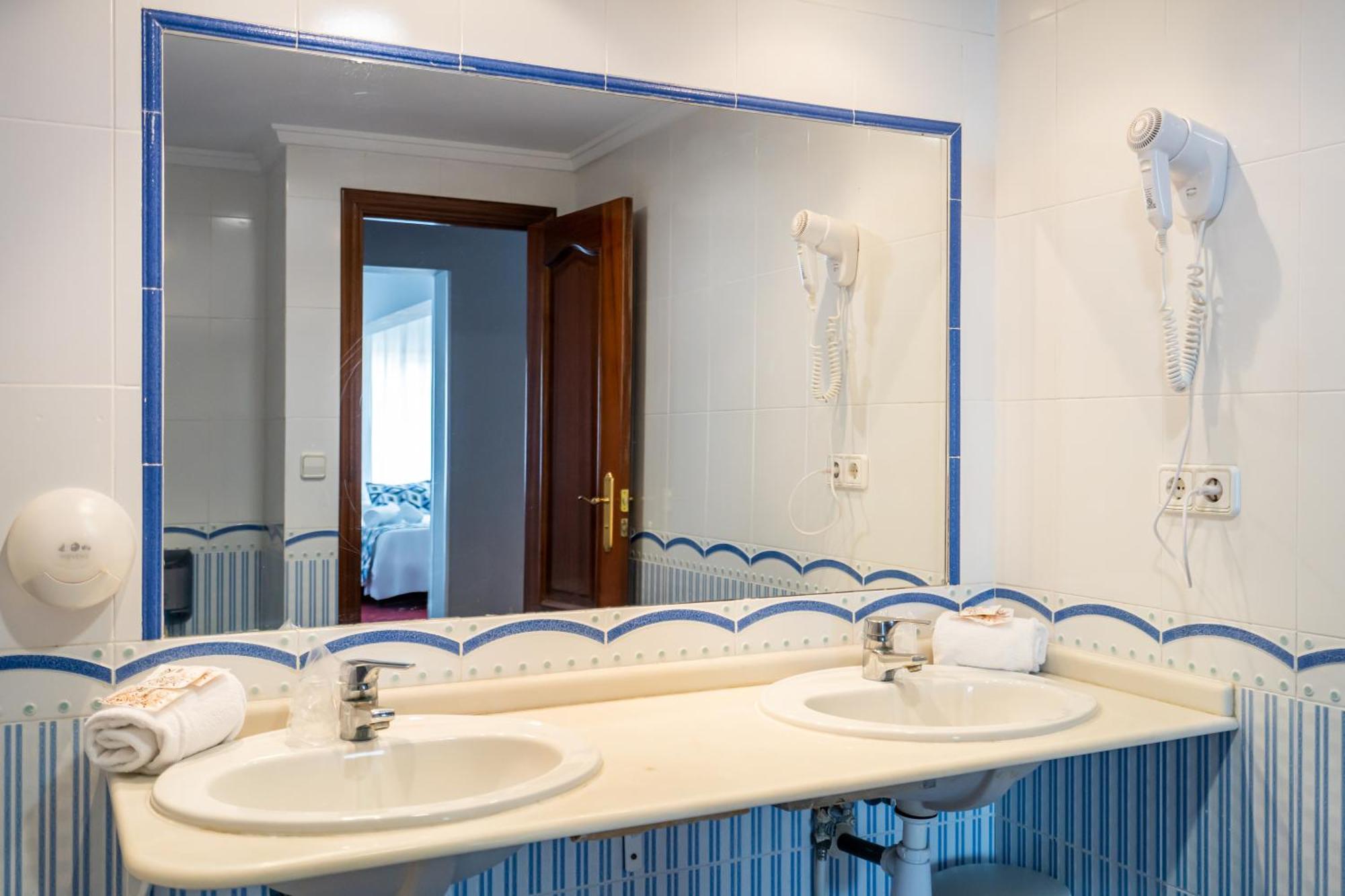 Hotel Beleret Valenza Esterno foto