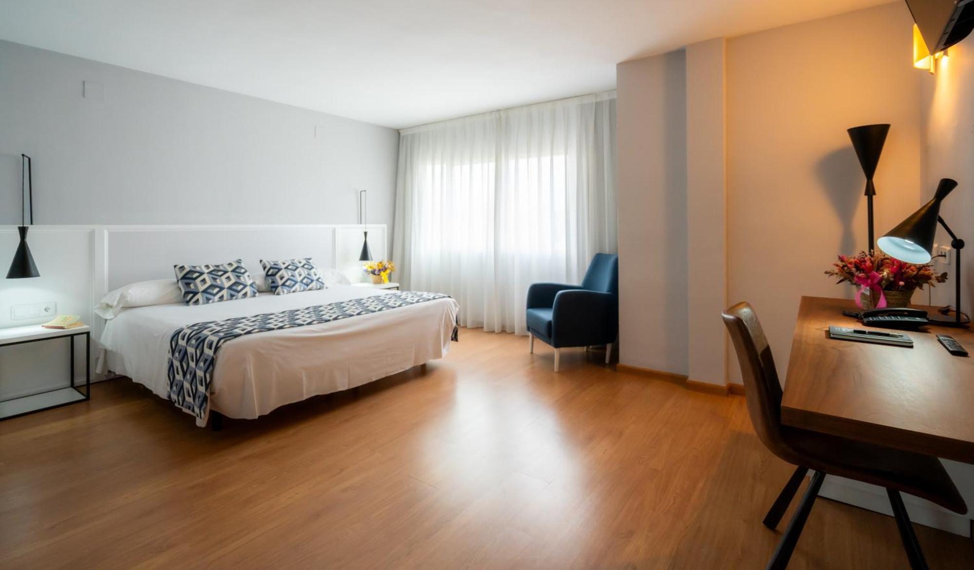Hotel Beleret Valenza Esterno foto